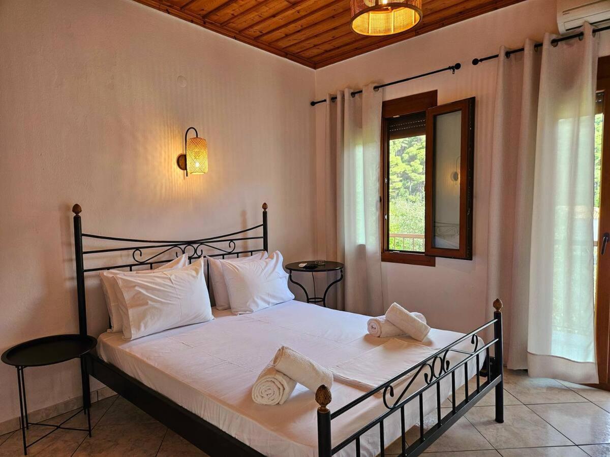The Pine Trees Aparthotel Agnontas Buitenkant foto