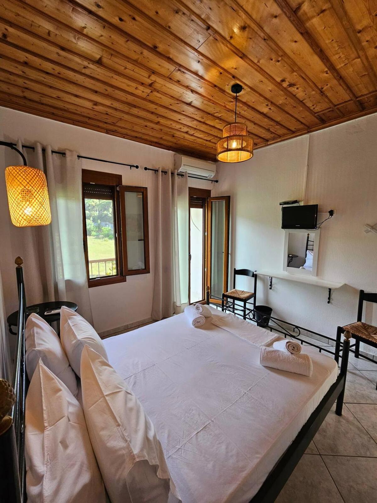 The Pine Trees Aparthotel Agnontas Buitenkant foto