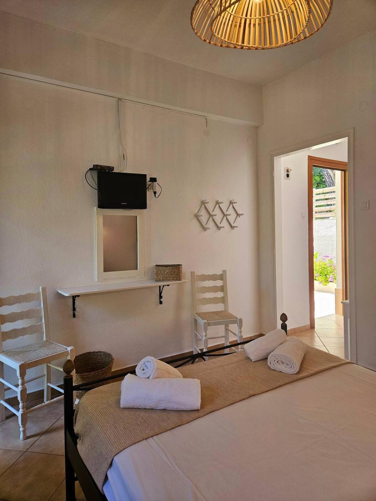 The Pine Trees Aparthotel Agnontas Buitenkant foto
